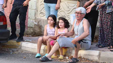 Yangında mahsur kalan anne ile oğlunu itfaiye kurtardı