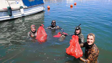 Aliağa'da deniz dibi temizliği yapıldı
