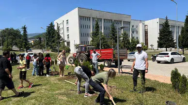 Samsun'da Çevre Haftası kapsamında fidan dikimi yapıldı