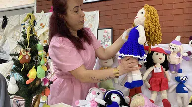 Yakınlarını kaybettiği akciğer kanserini tedavinin yanı sıra yüksel moralle yendi