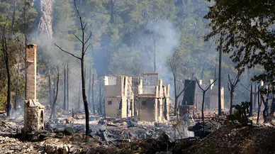 Olimpos'taki ünlü ağaç evler ikinci kez tamamen yandı (2)