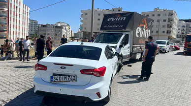 Mardin’de kamyonet ile otomobil kafa kafaya çarpıştı: 2 yaralı