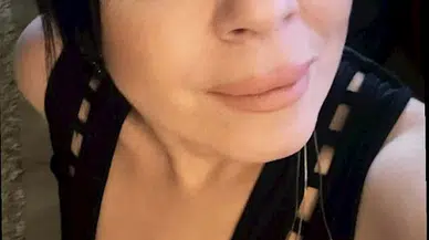 Tiyatro oyuncusu otelin terasından düşüp, öldü