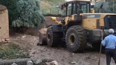 Van'da sağanak sele neden oldu