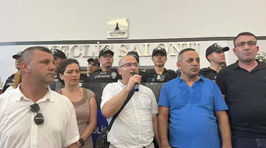 İzmir Büyükşehir Belediyesi'nde memurlar iş bıraktı