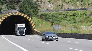 Anadolu Otoyolu ve D-100 kara yolunun Bolu geçişinde bayram trafiği önlemleri alındı