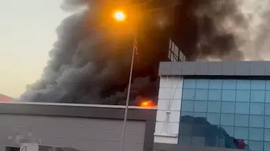 Adana'da mobilya imalathanesinde yangın