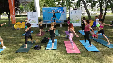 Bursa'da 'Uluslararası Yoga Günü' etkinliği