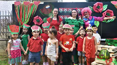 Bornovalı minikler Karpuz Festivali'nde eğlendi