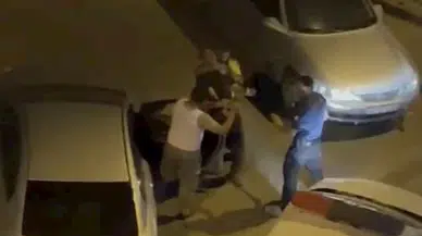 Kazadan sonra kaçan 2 kişiye 'orantısız güç' kullanan polis tutuklandı; olay kamerada