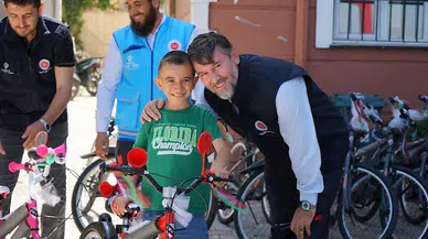 Hatay’da 42 yetim çocuğa bisiklet hediyesi