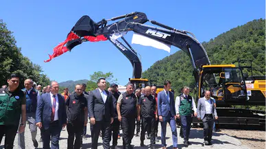 Arhavi'de DSİ'ye ait 7 iş makinesi hizmete alındı