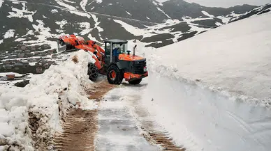 Rize'nin yükseklerinde karla mücadele 