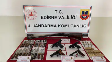Edirne’de bir evde silah ve bıçak ele geçirildi 