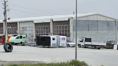 Asma kattan düşen işçi yaralandı 