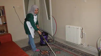 Malatya'da yaşlıların evlerinde bayram temizliği 