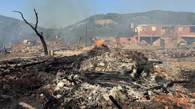 GÜNCELLEME - Kastamonu'da köyde çıkan yangında 12 ev yandı