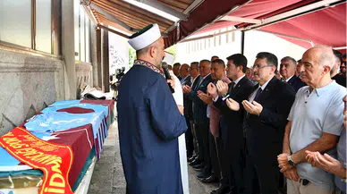 Trabzonspor'un eski futbolcu ve yöneticisi Aksu, son yolculuğuna uğurlandı