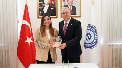 Egeli akademisyene uluslararası ödül