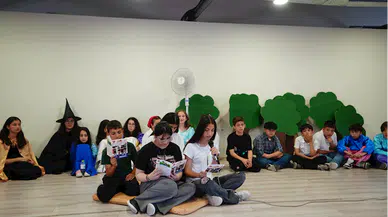 Gurbetten dönen ailelerin çocukları Nasreddin Hoca fıkralarını Almancaya çevirdi