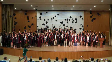 Karabük Üniversitesi'nde mezuniyet sevinci