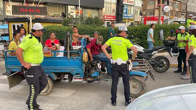 Edirne'de 9 kişinin üzerinde olduğu tarım aracı, polisin uygulamasına takıldı