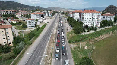 D 100 kara yolu Osmancık geçişinde trafik yoğunluğu başladı