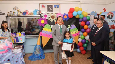 Muğla'da 168 bin öğrenciye karneleri dağıtıldı