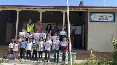 Havza'da jandarmadan çocuklara karne sürprizi