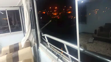 Kayseri'de şiddetli rüzgar; ağaçlar devrildi, çatılar uçtu: 1 yaralı (2)