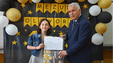 Karadeniz'deki 7 ilde öğrenciler karnelerini törenle aldı