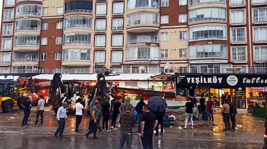 Yozgat’ta şiddetli rüzgar, çatıları uçurdu; olay anı kamerada