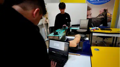 Lise öğrencileri kırık tedavisinde implantı röntgensiz görüntüleyen cihaz geliştirdi