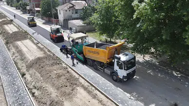 Yeniden düzenlenen bulvarın 2. etabında asfalt çalışmalarına başlandı