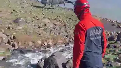 Ağrı Dağı'na zirve tırmanışında İranlı dağcı öldü; 4 bin 300 metredeki cenaze için ekipler çalışma başlattı (2)