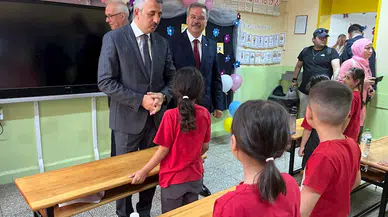 Edirne'de 56 bin 645 öğrenci karne heyecanı yaşadı