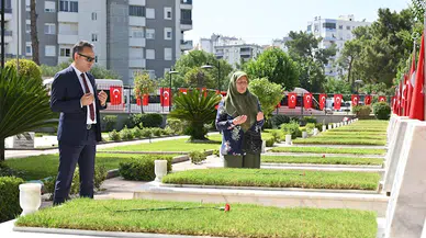 Kepez'de bayram öncesi şehit aileleri unutulmadı