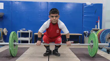 'Boyun küçük yapamazsın’ dediler, halterde Türkiye şampiyonu oldu