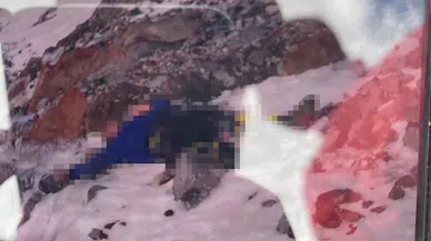Ağrı Dağı'na zirve tırmanışında İranlı dağcı öldü; 4 bin 300 metredeki cenaze için ekipler çalışma başlattı