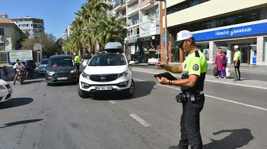 İzmir'de bayram tatili için 1579 trafik personeli görevlendirildi