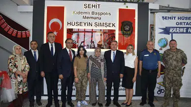 İzmir'de karne töreni şehit Şimşek'in isminin verildiği okulda yapıldı