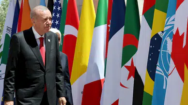 Cumhurbaşkanı Erdoğan, G7’de liderle ayaküstü sohbet etti-2