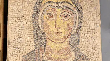 Akhisar'da 'Meryem Ana' işlemeli mozaik pano ele geçirildi 