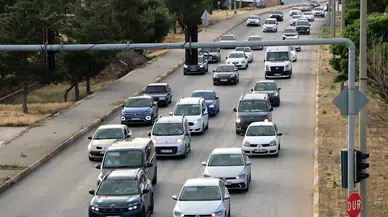 Afyonkarahisar- Antalya kara yolunda bayram yoğunluğu