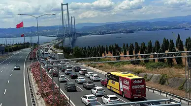 Osmangazi Köprüsü'nde bayram trafiği yoğunluğu