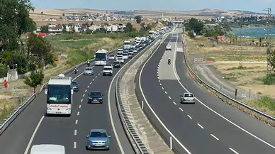İstanbul-Tekirdağ yolunda trafik yoğunluğu (2)
