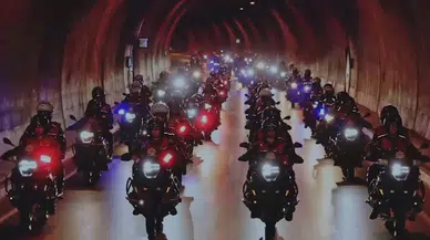 İzmir'de motosikletli polisler bir haftada çeşitli suçlardan aranan 81 kişiyi yakaladı