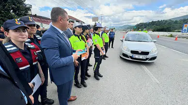 Düzce Valisi Aslan ve Karabük Valisi Yavuz, bayram trafiği denetimlerine katıldı