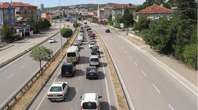 Ankara-Samsun kara yolu Havza geçişinde trafik yoğunluğu devam ediyor