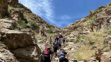 Van'da kayıp olarak aranan çoban arazide uyuyakalıp, yolu şaşırmış 